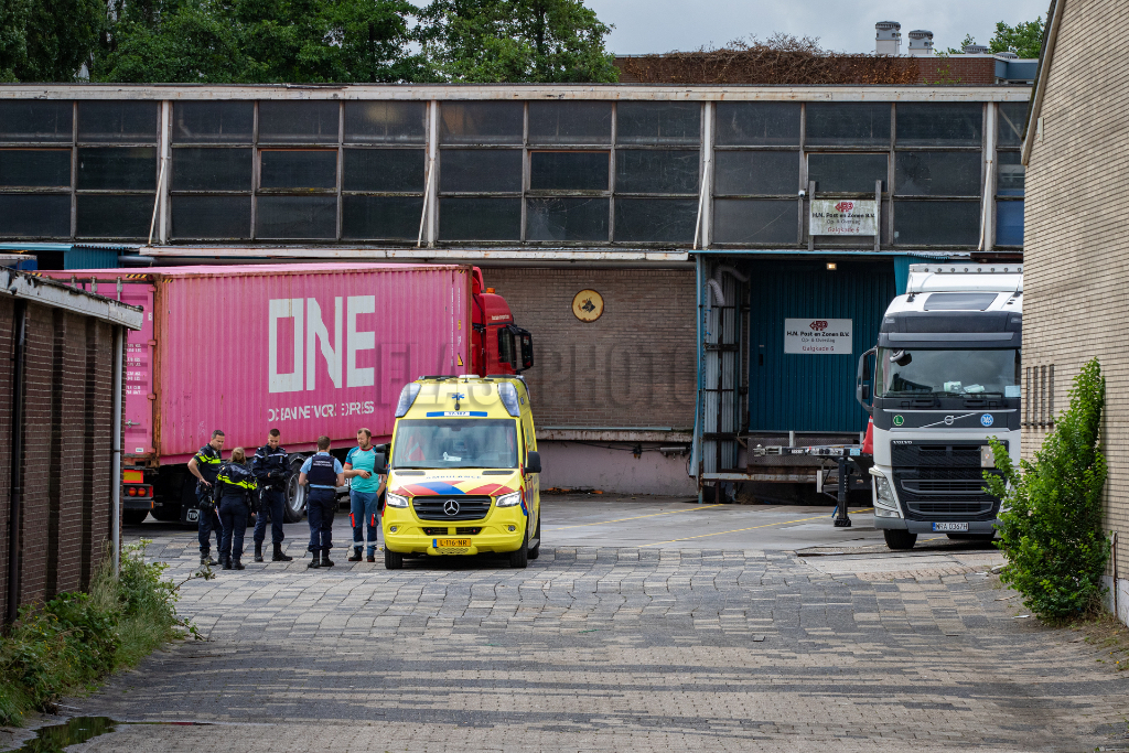 Inklimmers in vrachtwagen ontdekt op bedrijventerrein Galgkade Vlaardingen