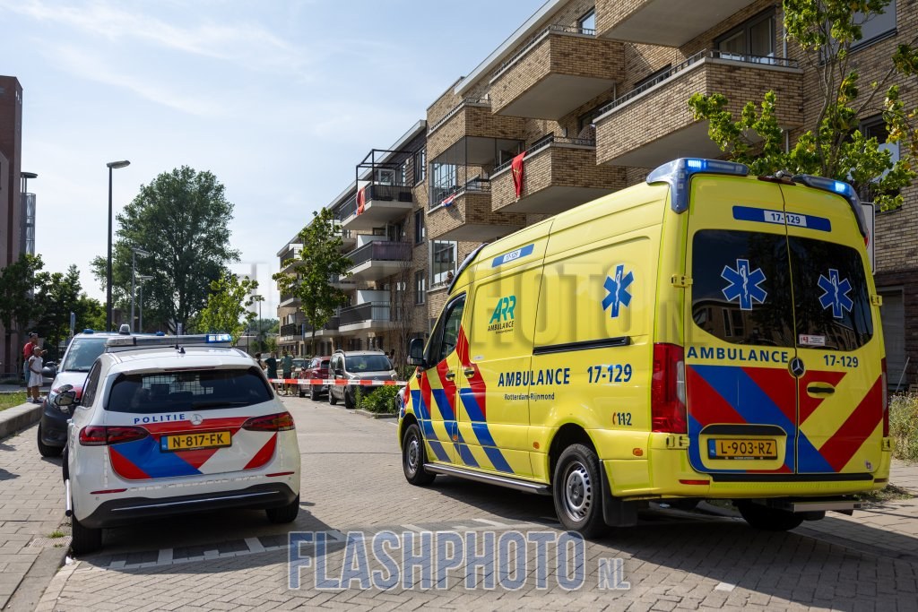 Kindje (1) ernstig gewond na val uit raam 3e verdieping